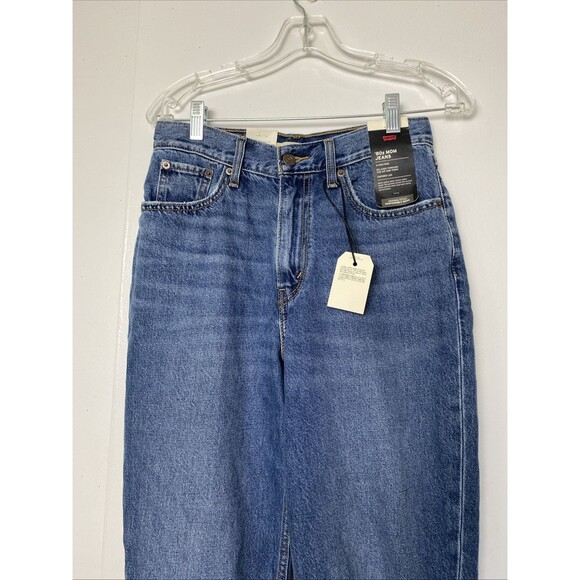Levi’s 80’s High Rise Mom Jeans Size 26X30 Blue Distressed Pockets NWT - Picture 3 of 15